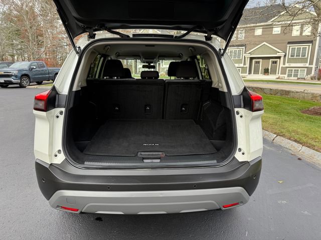 Used 2023 Nissan Rogue SV image 11