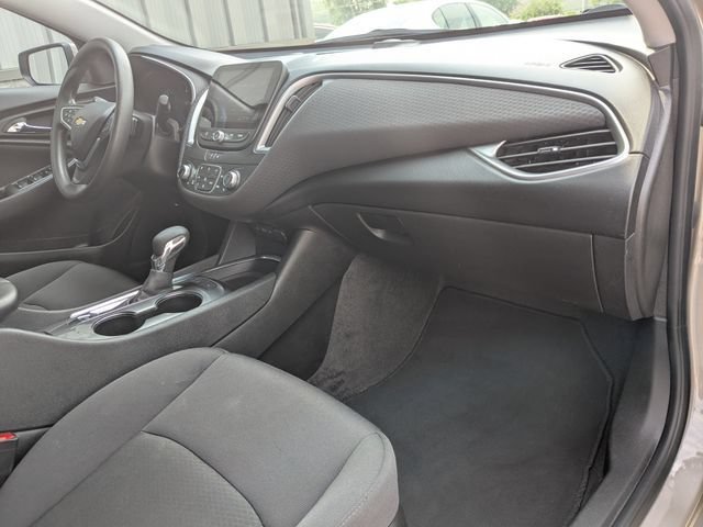 Used 2024 Chevrolet Malibu LT FWD image 5