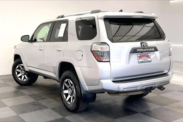 Used 2018 Toyota 4Runner TRD Off-Road w/ Convenience Package AWD/4WD image 10