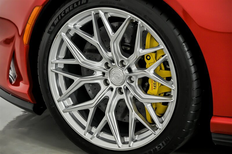 Used 2019 Ferrari 812 Superfast RWD image 13