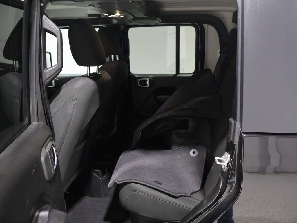 Used 2023 Jeep Gladiator Sport AWD/4WD image 17