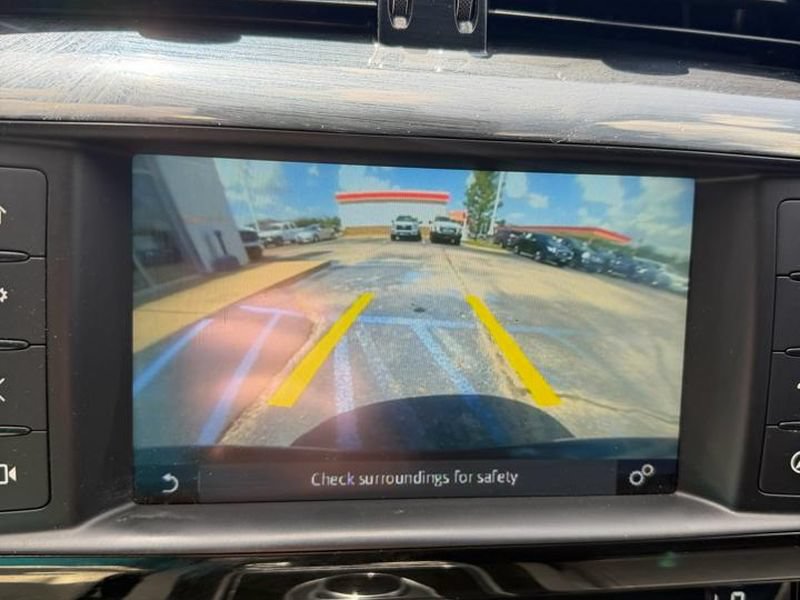Used 2017 Jaguar XE Premium RWD image 15