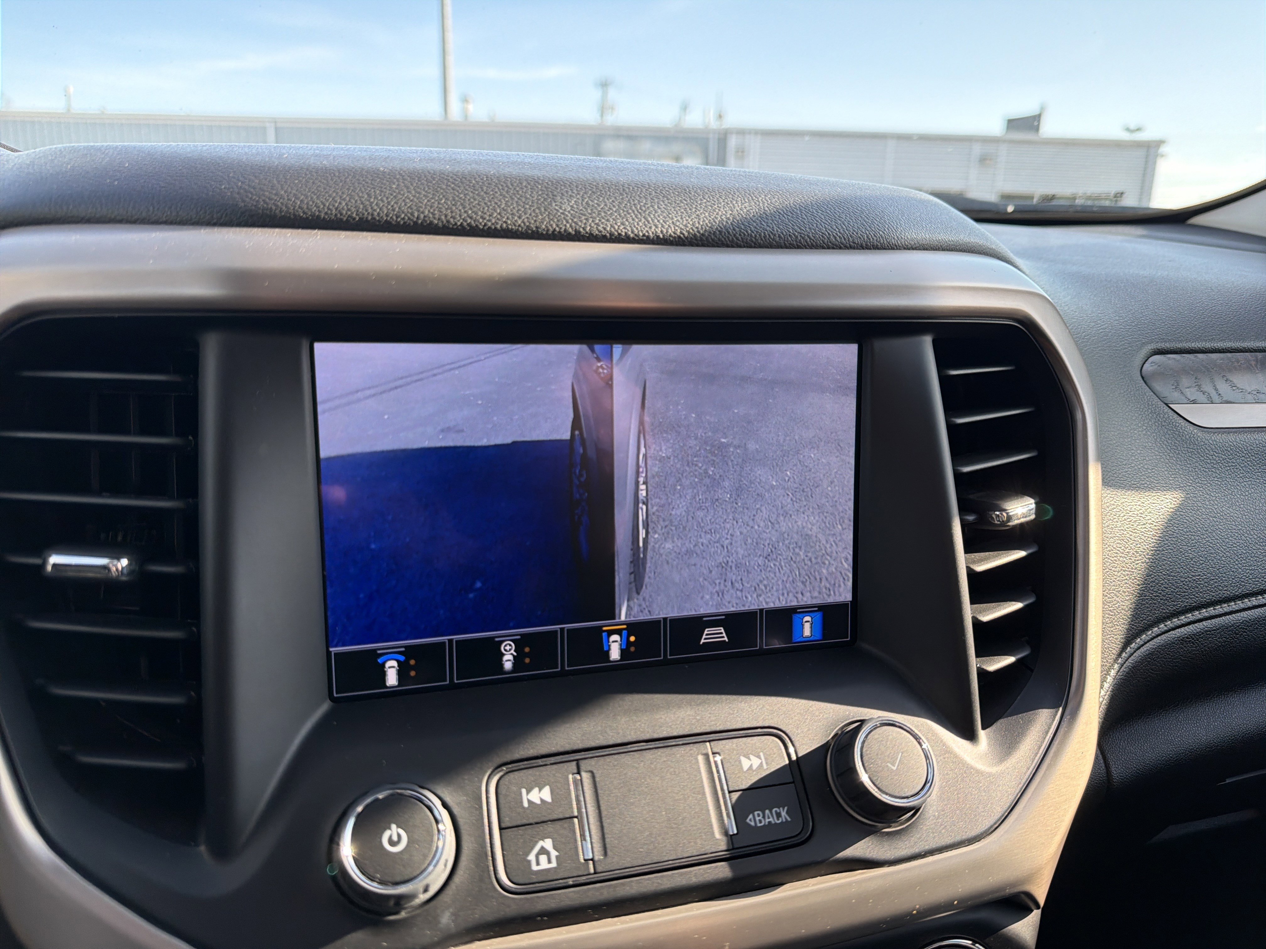 Used 2023 GMC Acadia Denali w/ Denali Technology Package image 28