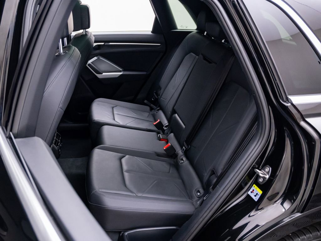 Used 2021 Audi Q3 2.0T Premium w/ Convenience Package image 16