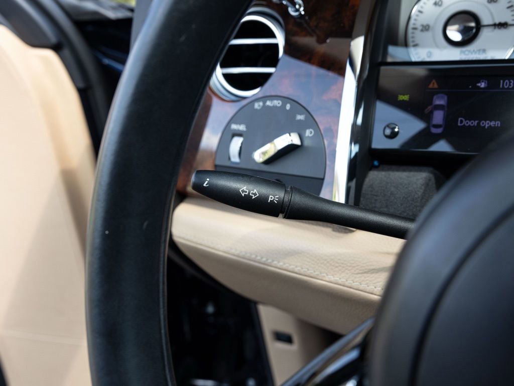 Used 2013 Rolls-Royce Ghost image 41