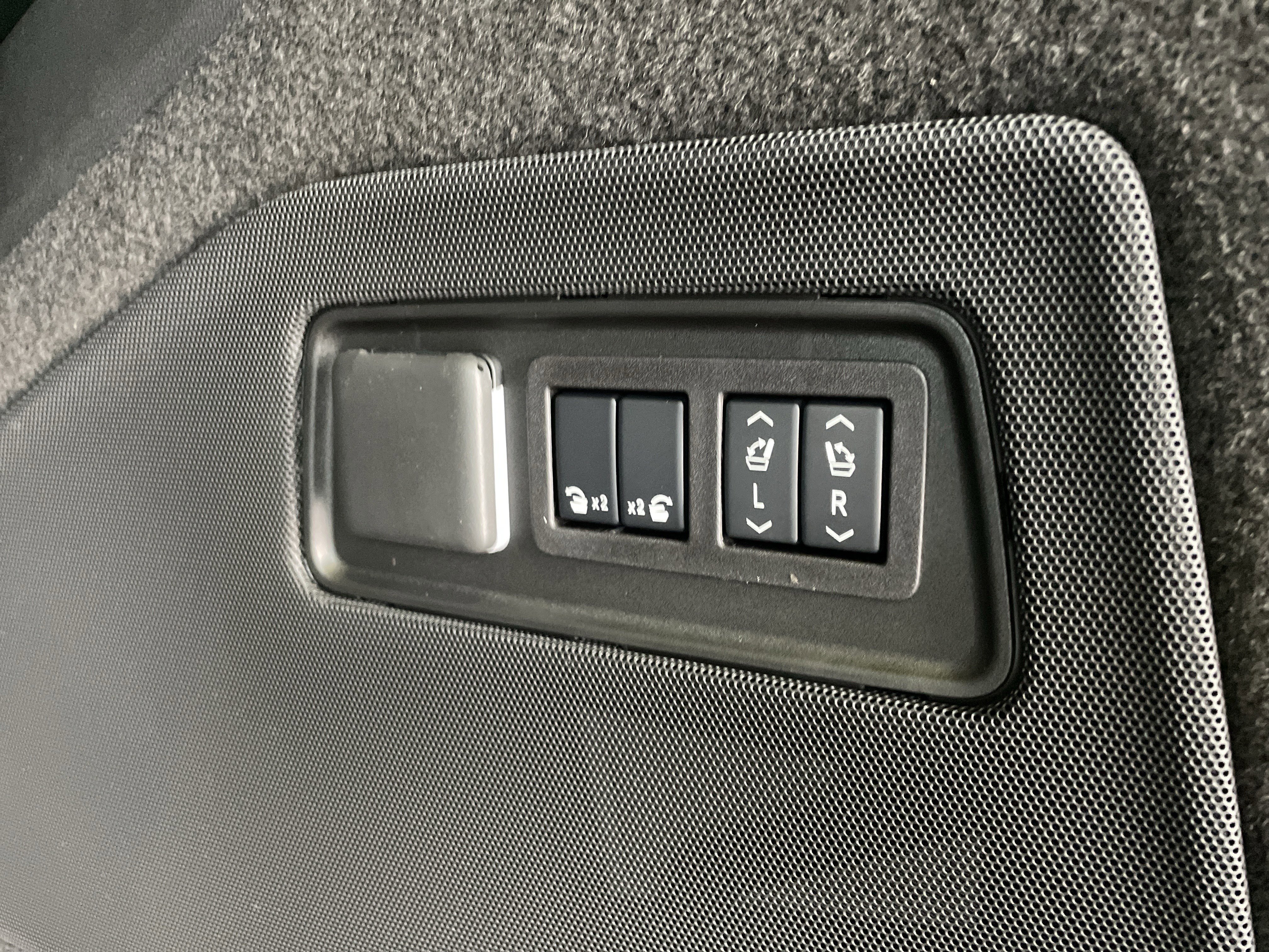 Used 2026 Cadillac Escalade Sport w/ LPO, ONYX Package image 43