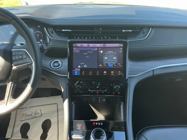 Used 2023 Jeep Grand Cherokee L Limited AWD/4WD image 25