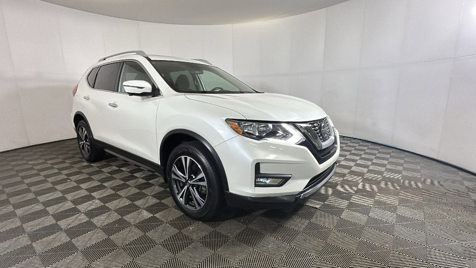 Used 2020 Nissan Rogue SV
