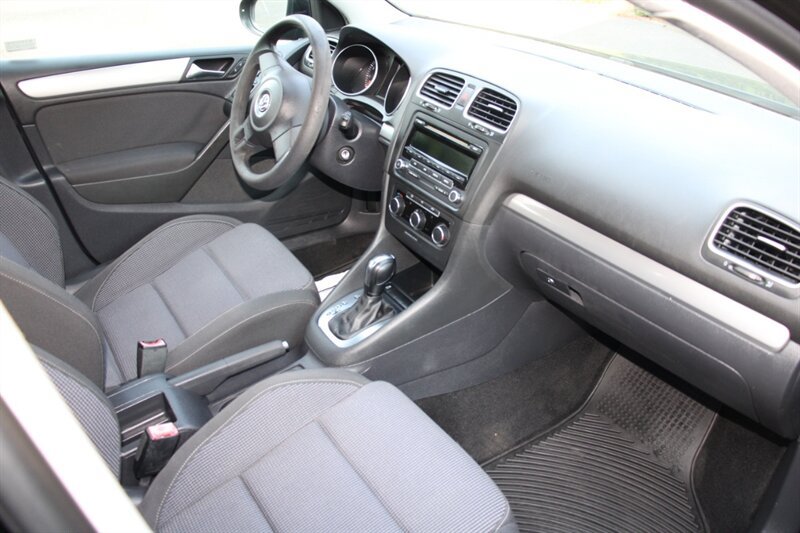 Used 2012 Volkswagen Golf 4-Door FWD image 13