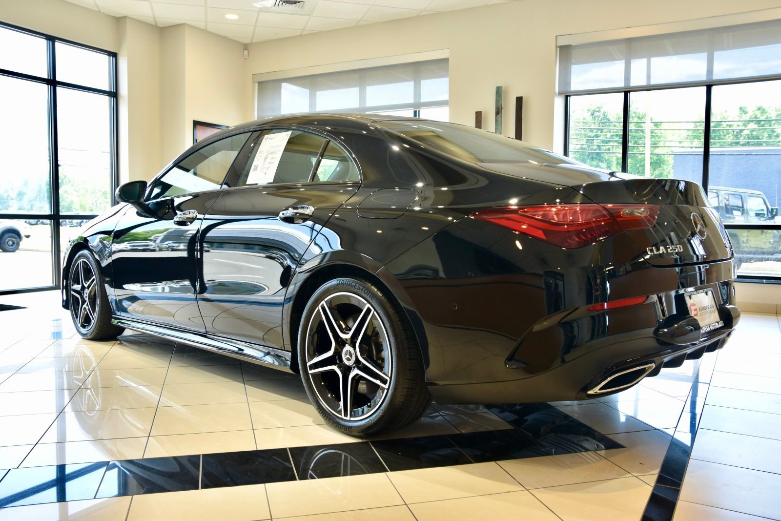 Used 2024 Mercedes-Benz CLA 250 4MATIC image 4