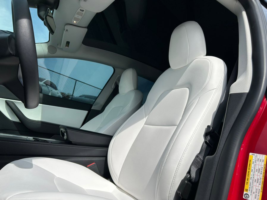 Used 2022 Tesla Model Y Performance image 16