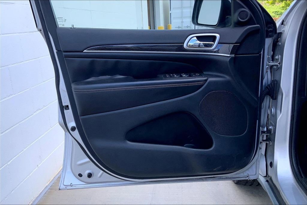 Used 2011 Jeep Grand Cherokee 70th Anniversary RWD image 21