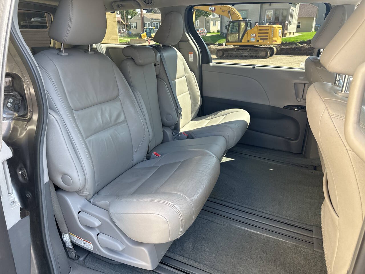 Used 2017 Toyota Sienna XLE w/ XLE Navigation Package FWD image 10