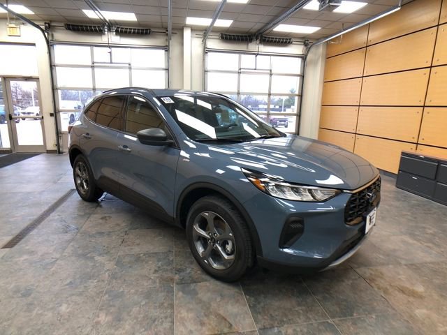 New 2026 Ford Escape ST-Line w/ Tech Pack #1 AWD/4WD image 1