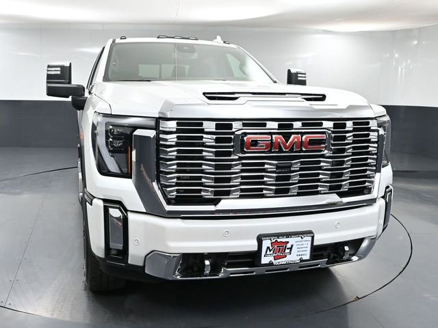 Used 2025 GMC Sierra 3500 Denali image 13
