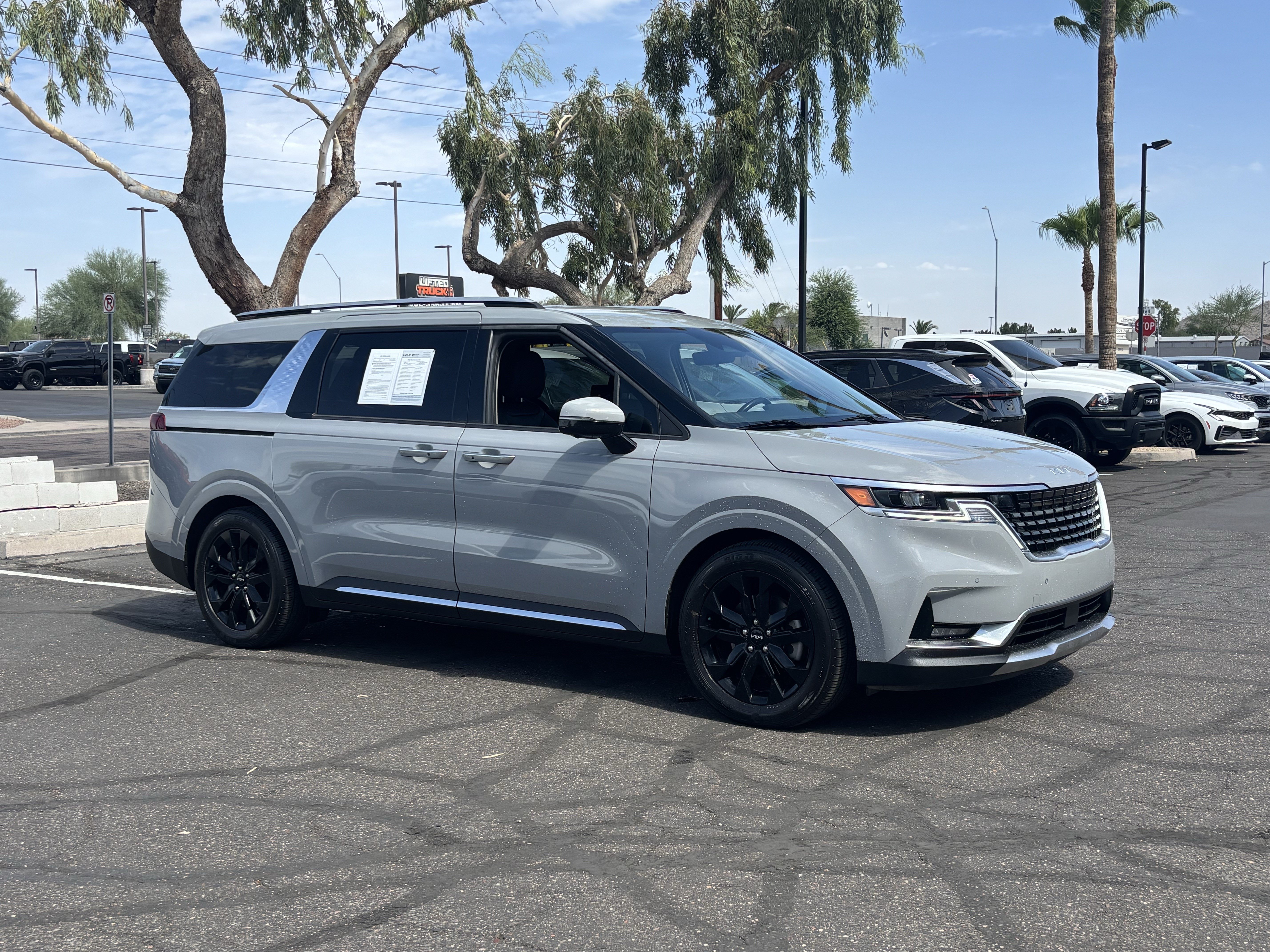Used 2022 Kia Carnival SX FWD image 34