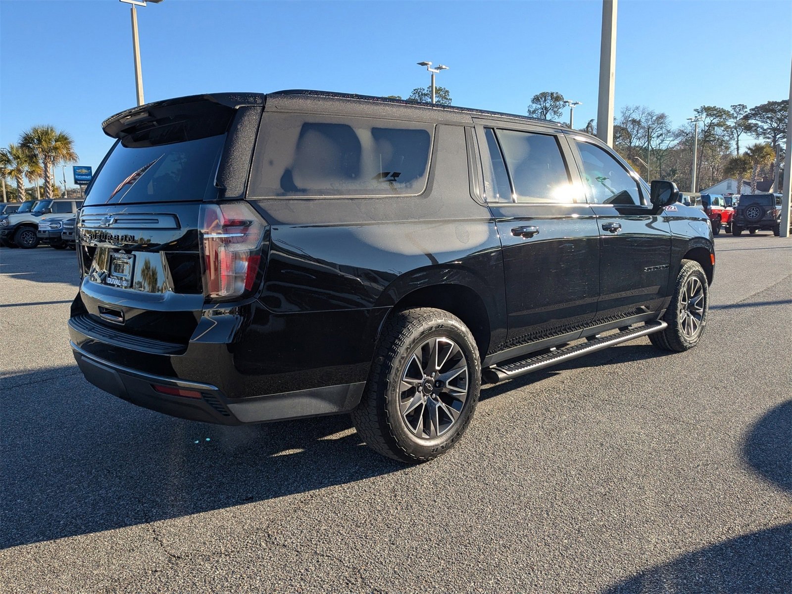 Used 2022 Chevrolet Suburban Z71 image 4