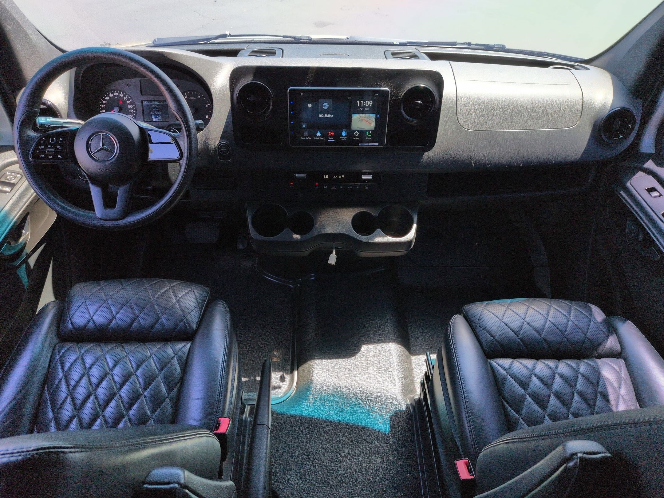 Used 2019 Mercedes-Benz Sprinter 2500 image 27