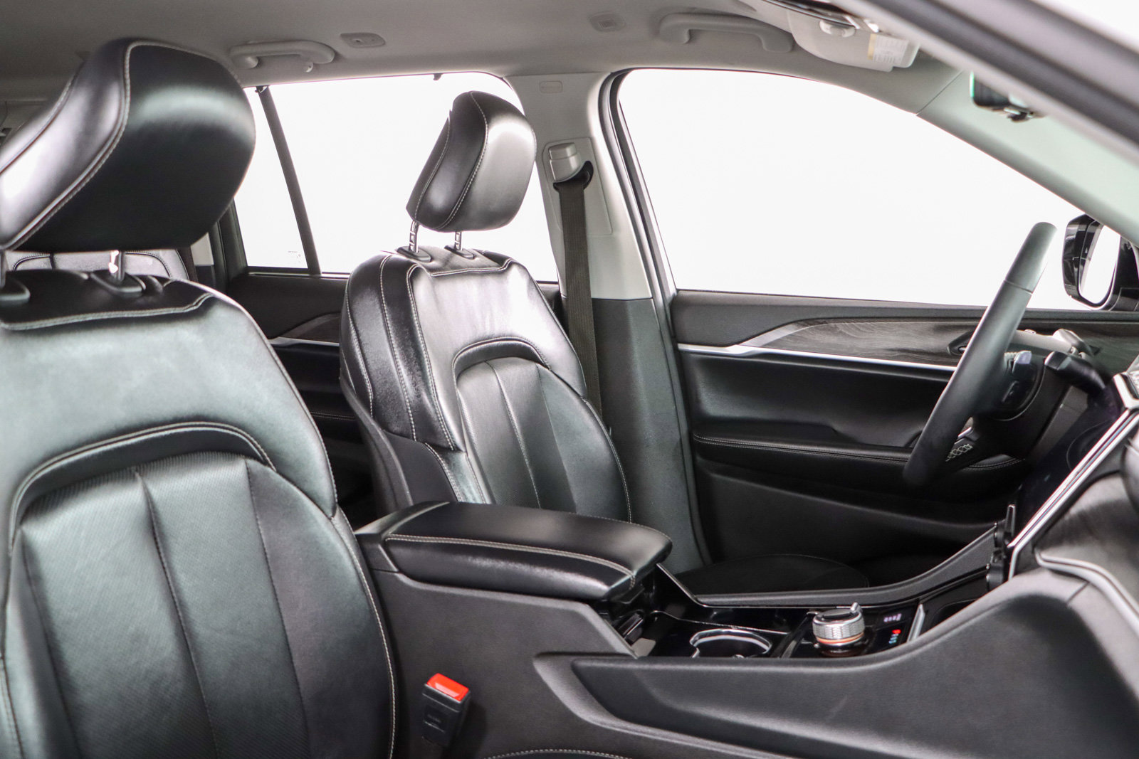 Used 2023 Jeep Grand Cherokee Limited w/ Luxury Tech Group II image 27