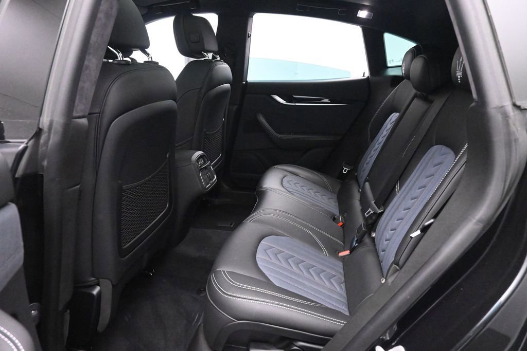 Used 2022 Maserati Levante GT AWD/4WD image 18