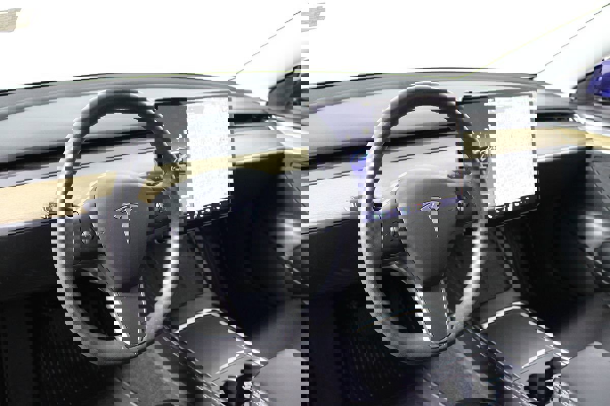 Used 2022 Tesla Model 3 Standard Range image 7