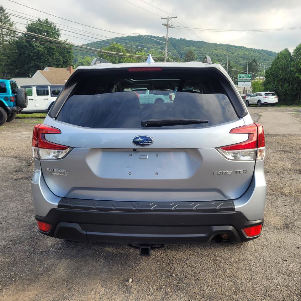 Used 2021 Subaru Forester Premium AWD/4WD image 7