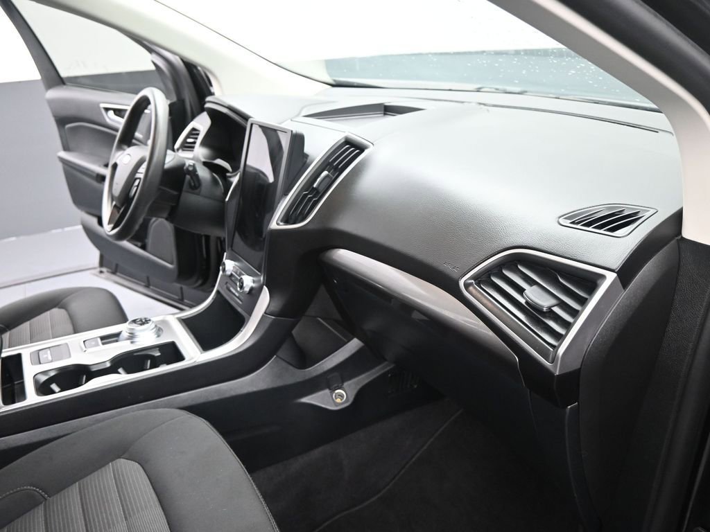 Used 2024 Ford Edge SEL w/ Convenience Package AWD/4WD image 6