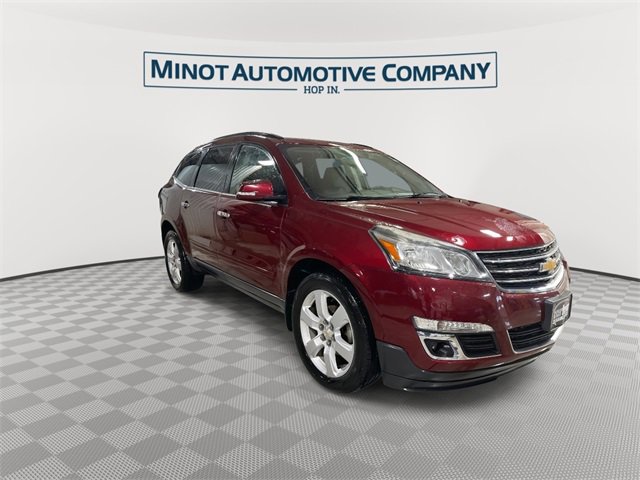 Used 2016 Chevrolet Traverse LT w/ Style and Technology Package image 2