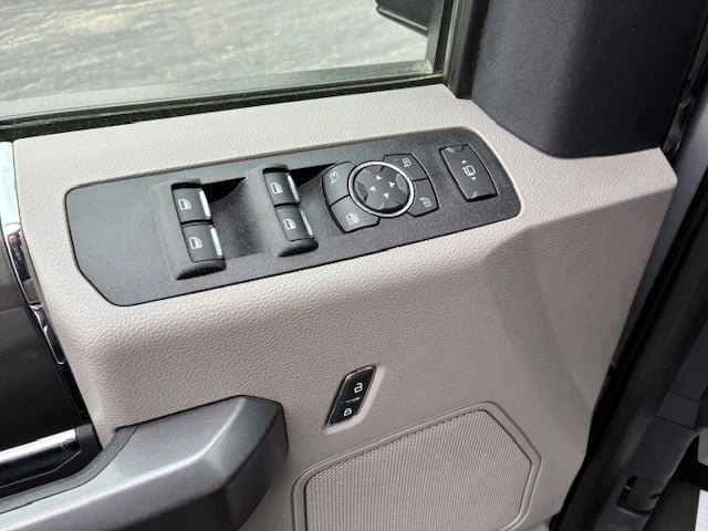 Used 2022 Ford F350 XLT w/ XLT Premium Package AWD/4WD image 29