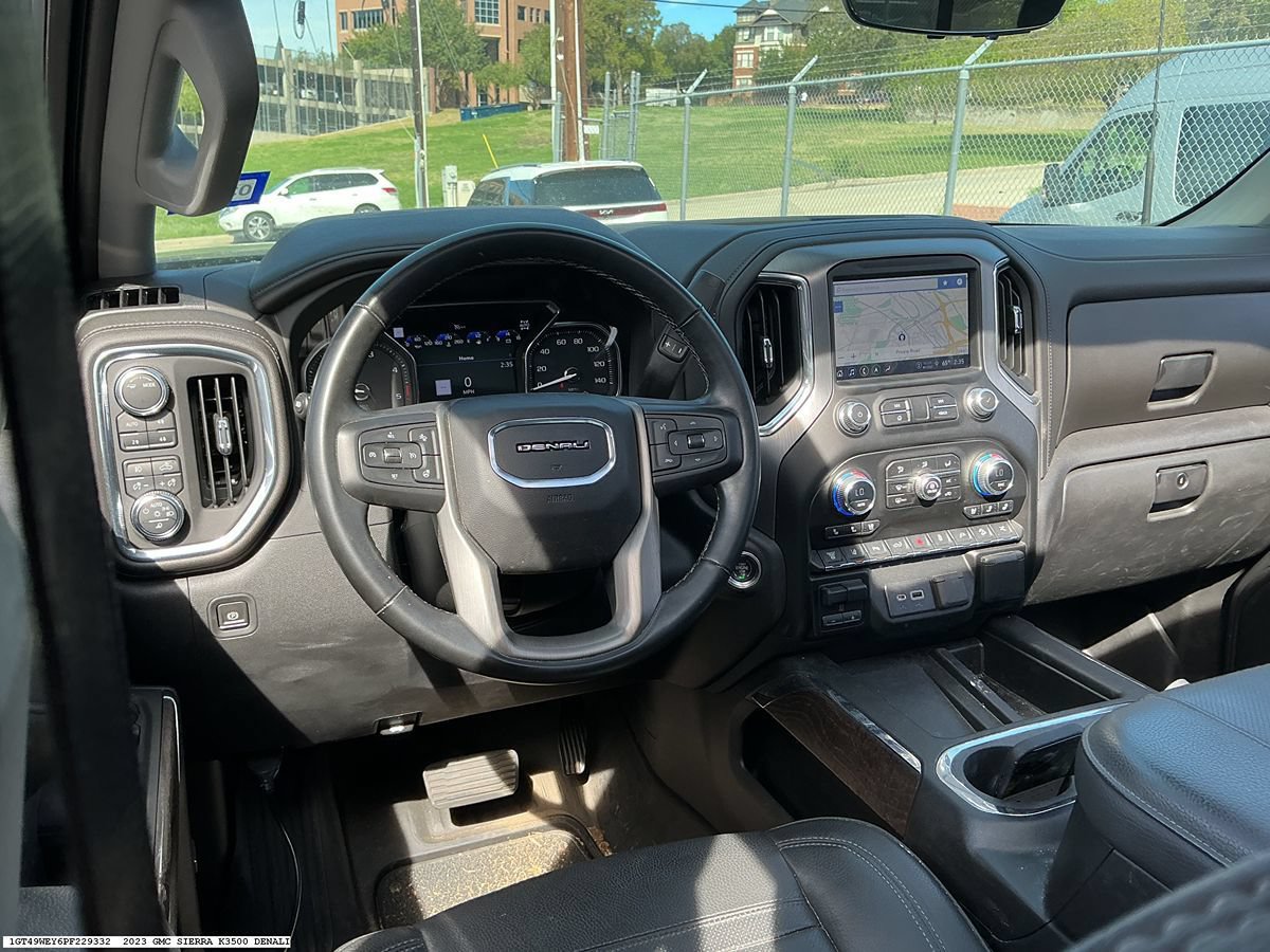 Used 2023 GMC Sierra 3500 Denali w/ Denali Black Diamond Edition AWD/4WD image 12