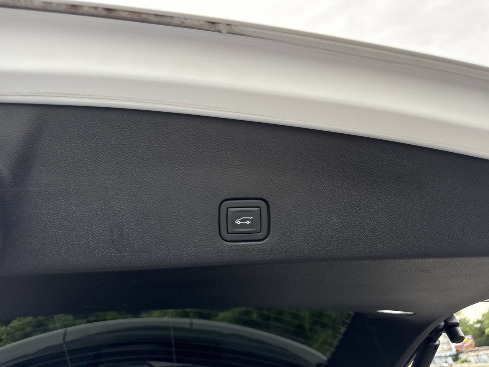 Used 2024 Cadillac XT6 Luxury FWD image 35
