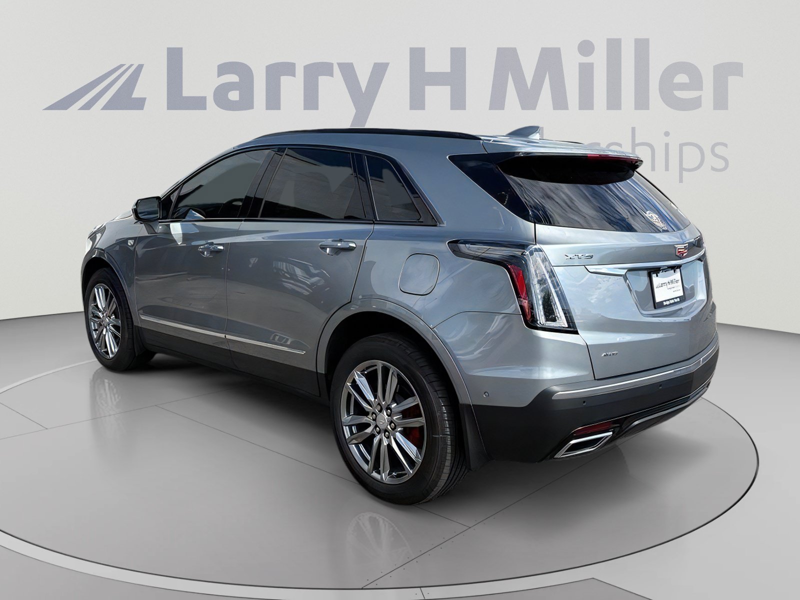Used 2024 Cadillac XT5 Sportv w/ Technology Package AWD/4WD image 3