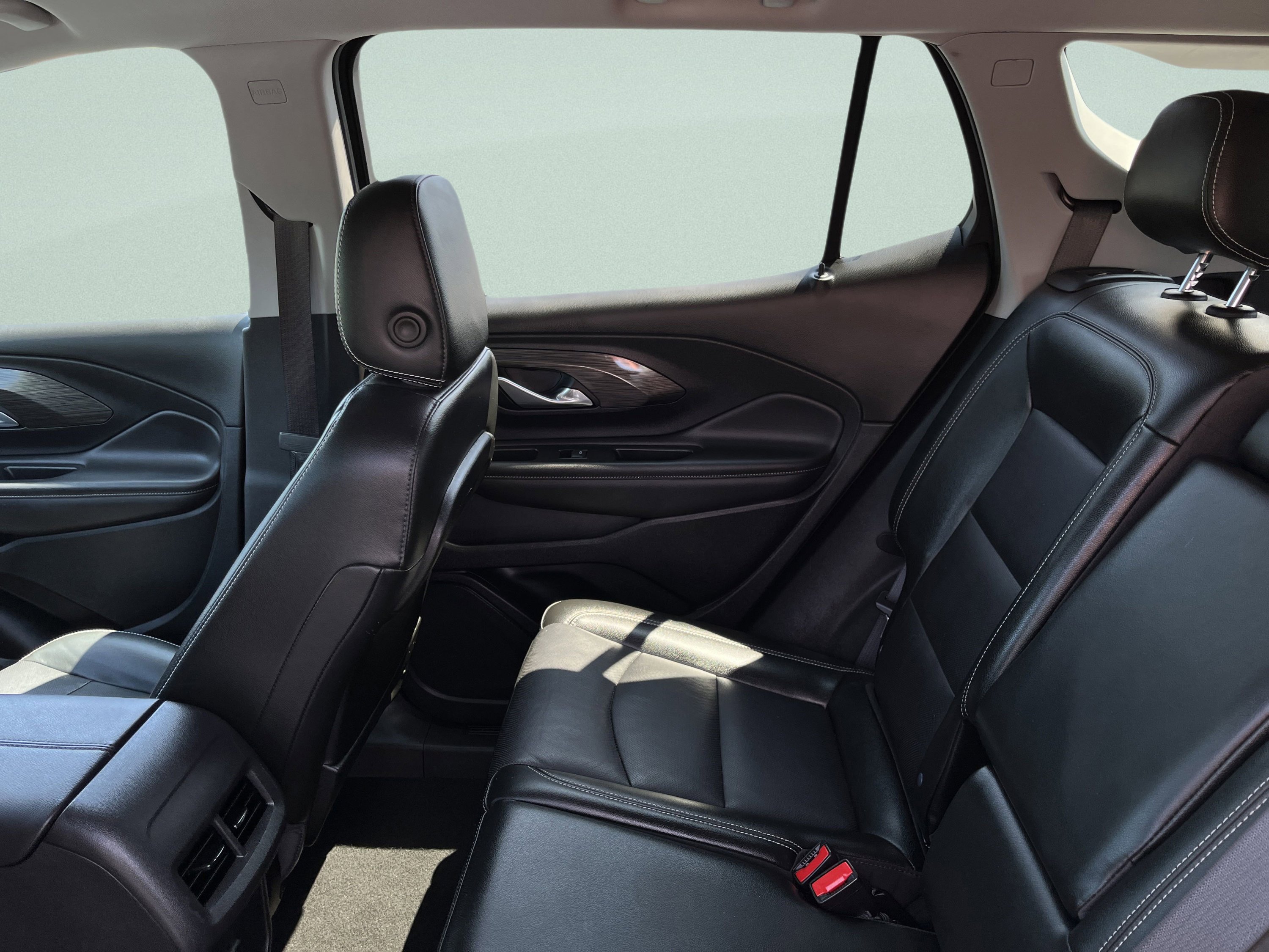 Used 2022 GMC Terrain SLT image 45