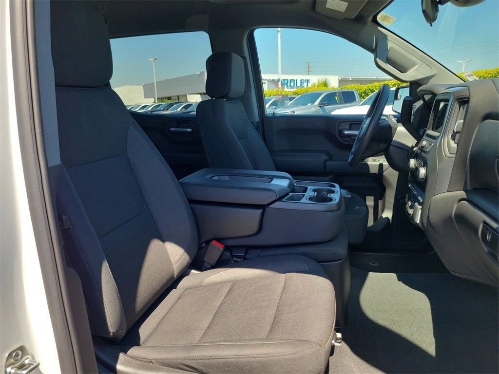Used 2025 Chevrolet Silverado 1500 Custom image 32