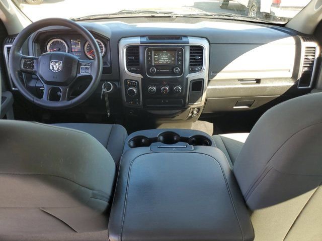 Used 2020 RAM 1500 Classic SLT image 18