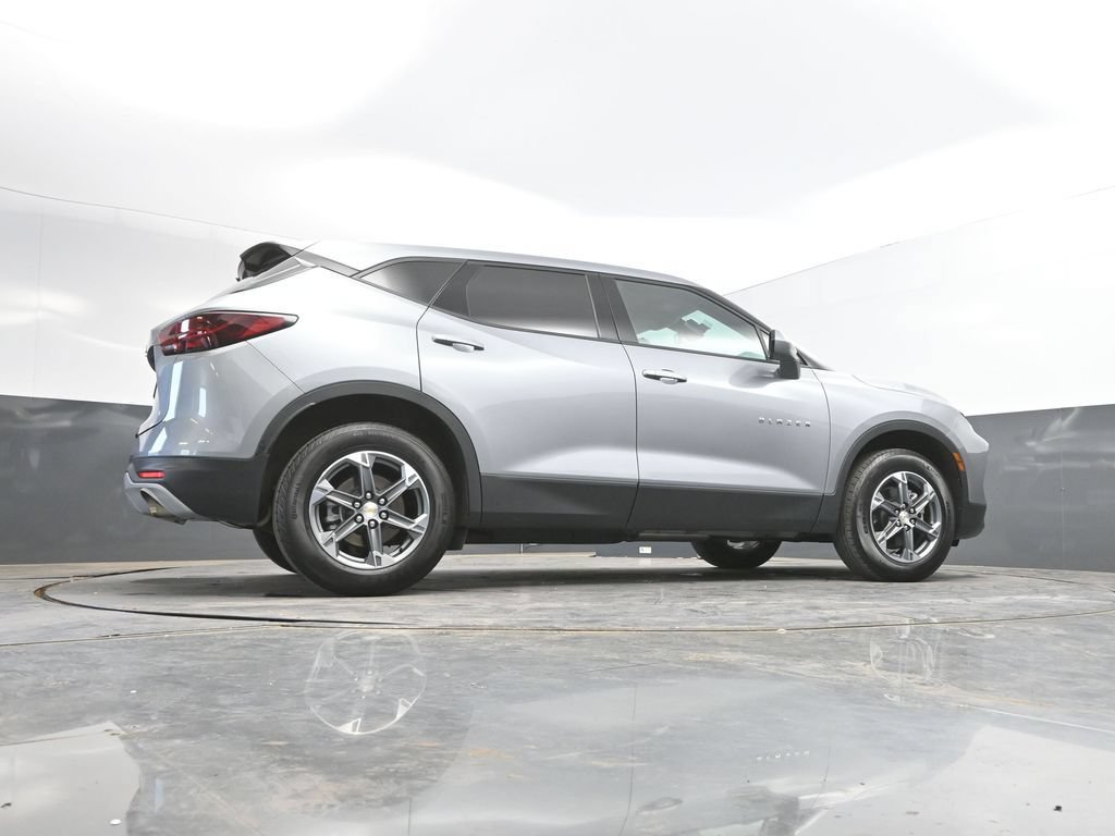 Used 2025 Chevrolet Blazer LT FWD image 36