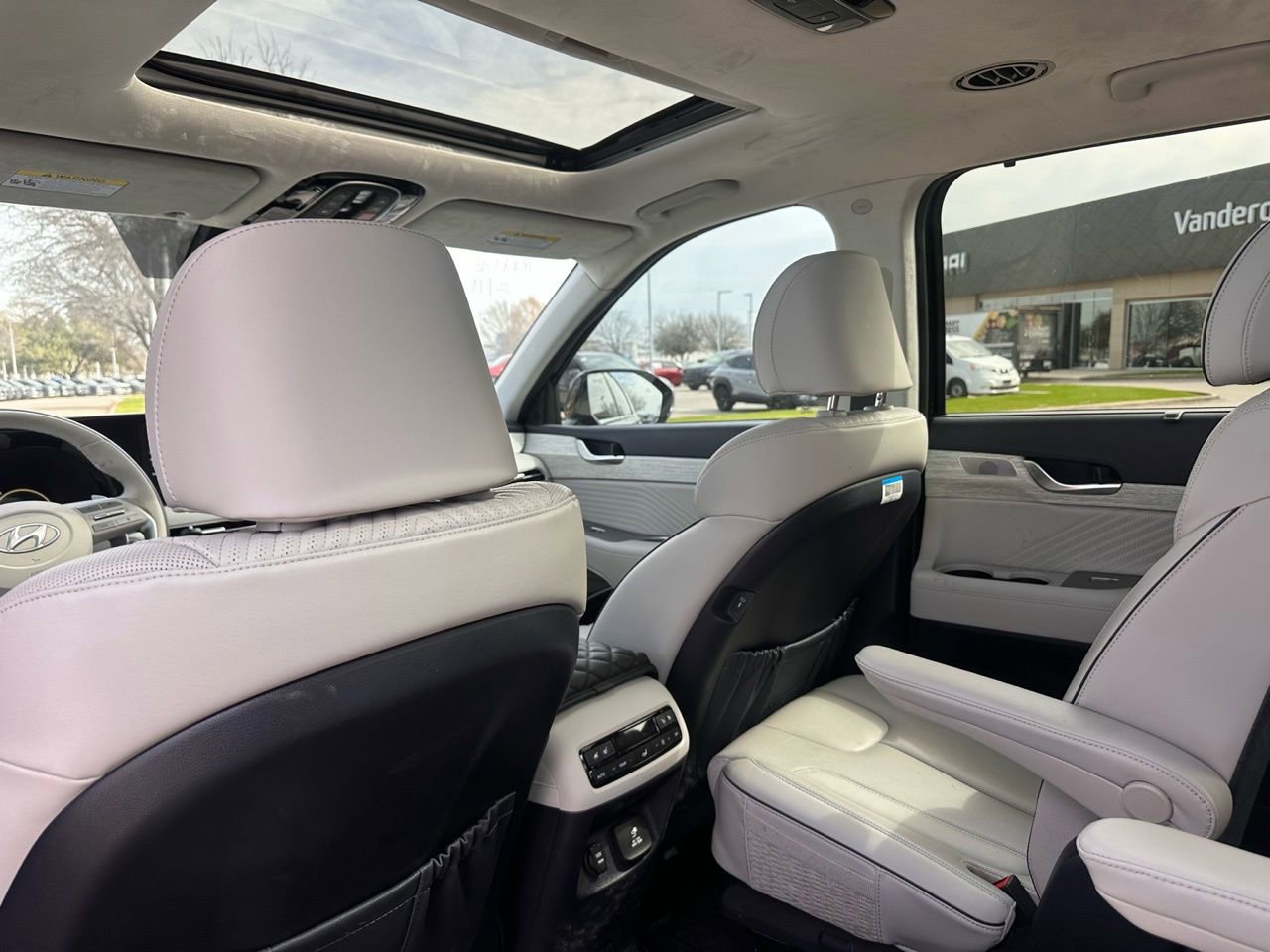 Used 2025 Hyundai Palisade Calligraphy image 21