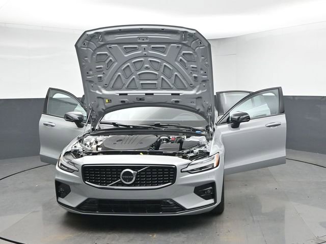 Used 2025 Volvo S60 B5 Plus image 49