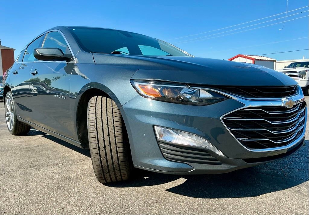 Used 2021 Chevrolet Malibu LT FWD image 3