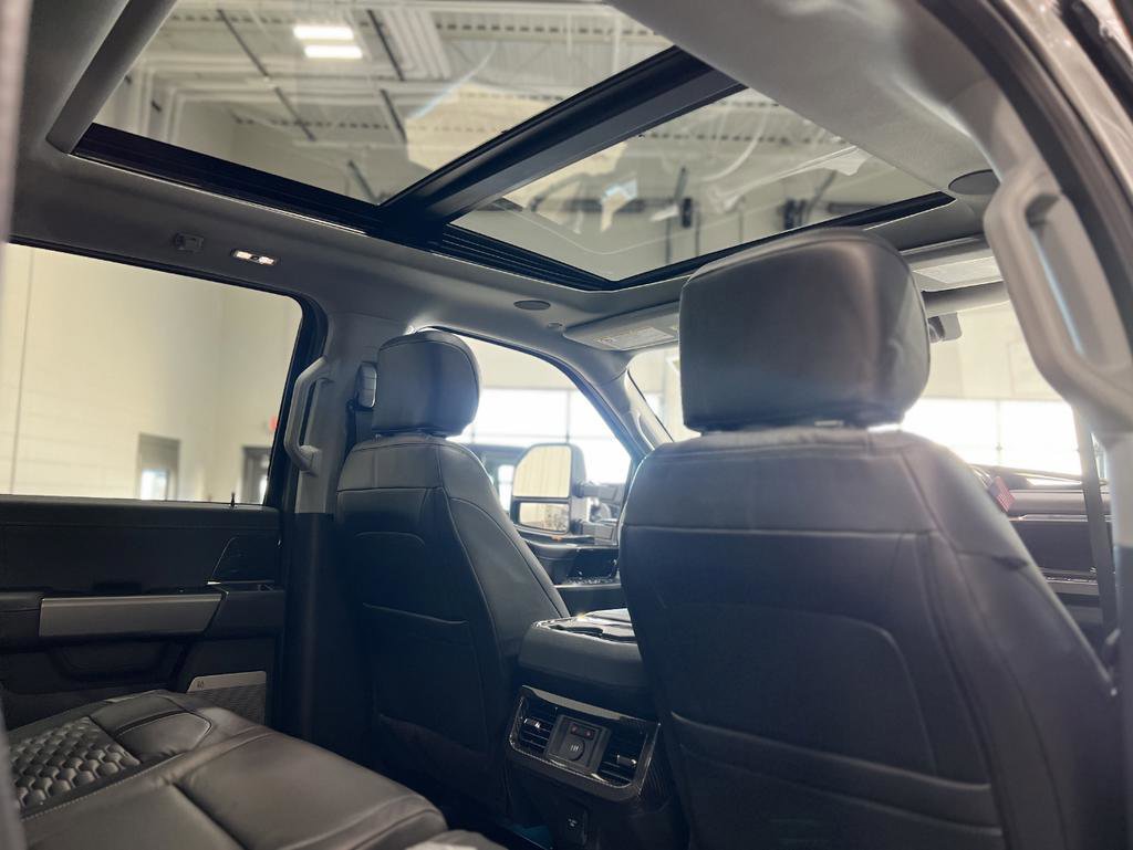 New 2026 Ford F250 Lariat w/ Black Appearance Package image 31