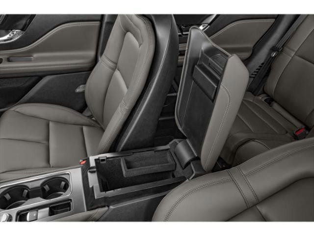 Used 2025 Lincoln Corsair AWD w/ Equipment Group 101A image 13