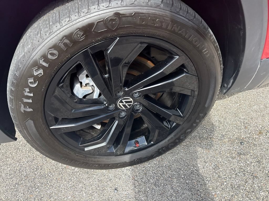 Used 2023 Volkswagen Atlas SE w/ Black Wheel Package FWD image 9