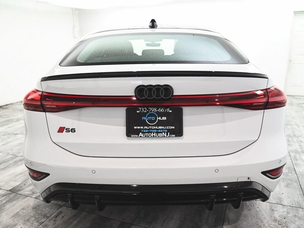 Used 2025 Audi S6 e-tron Prestige w/ 21" Black Optic Package AWD/4WD image 5