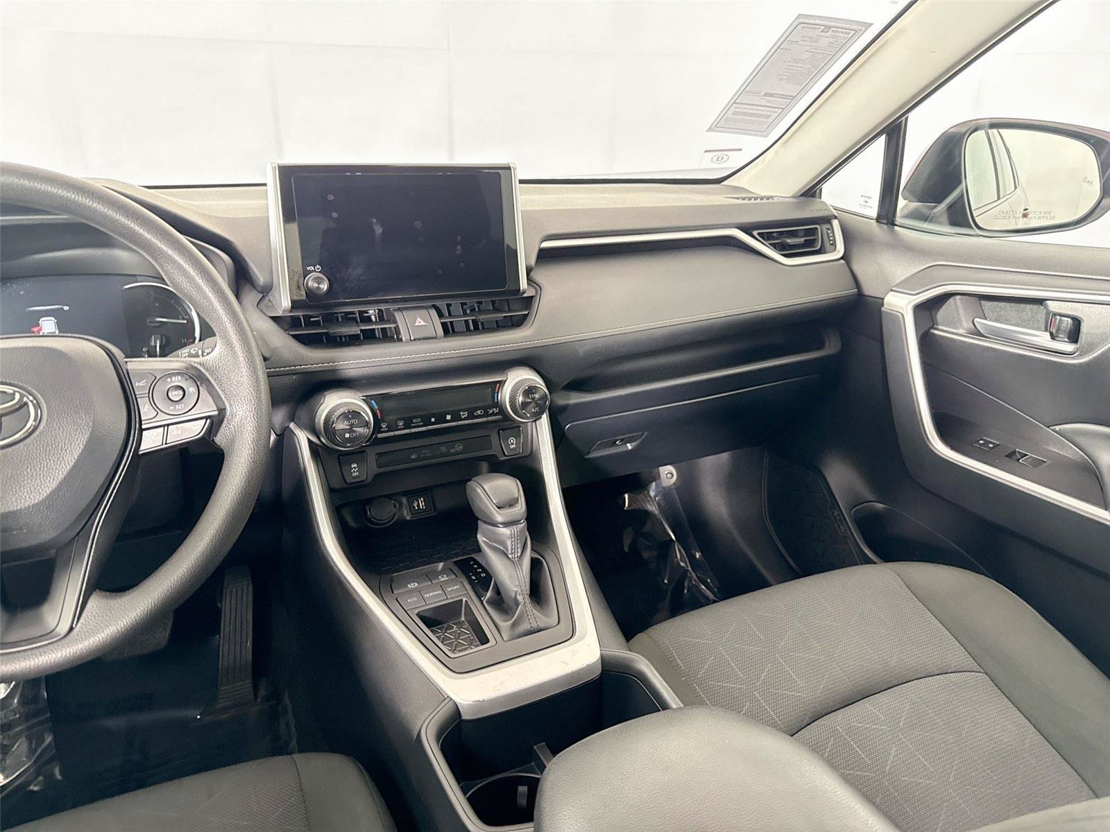 Certified 2025 Toyota RAV4 XLE FWD image 32