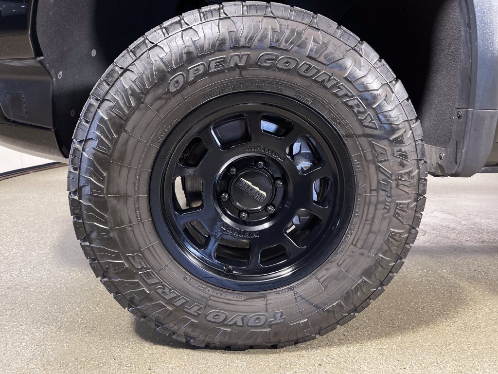 Used 2023 Chevrolet Silverado 1500 ZR2 w/ Technology Package AWD/4WD image 11