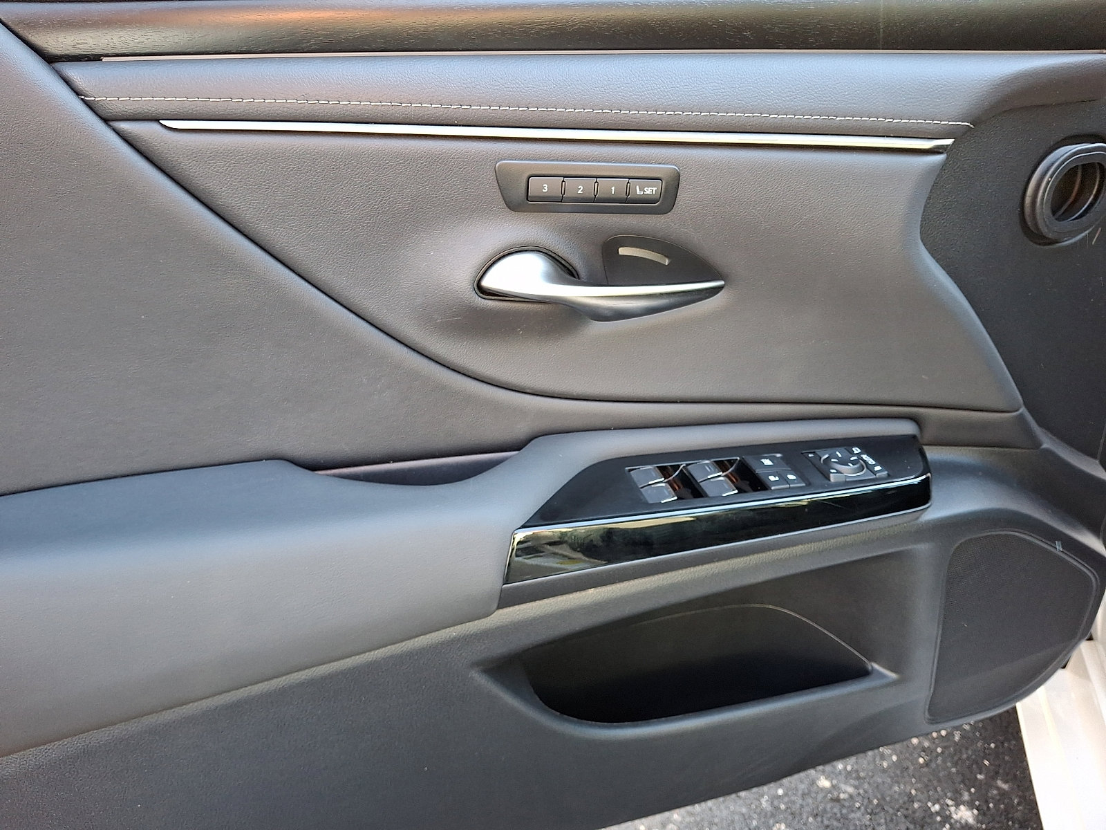 Certified 2023 Lexus ES 350 Standard image 13