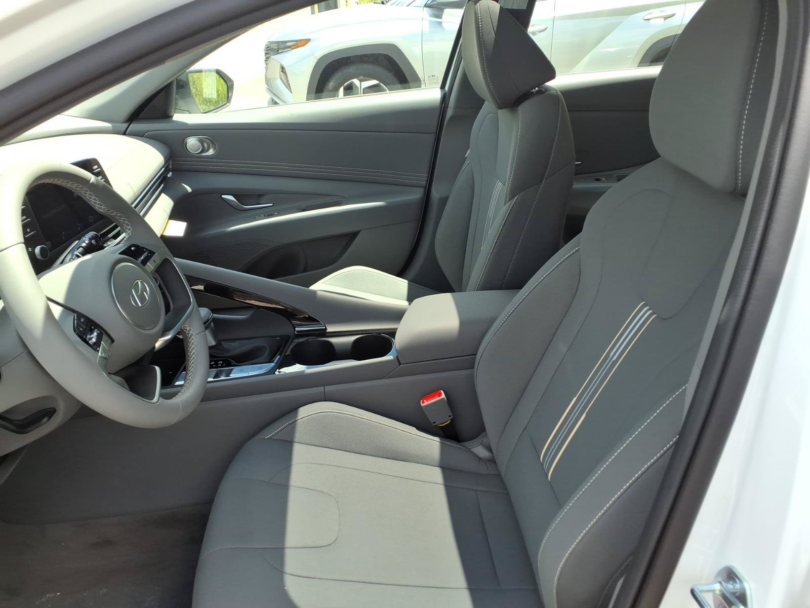 New 2026 Hyundai Elantra SEL Sport FWD image 5