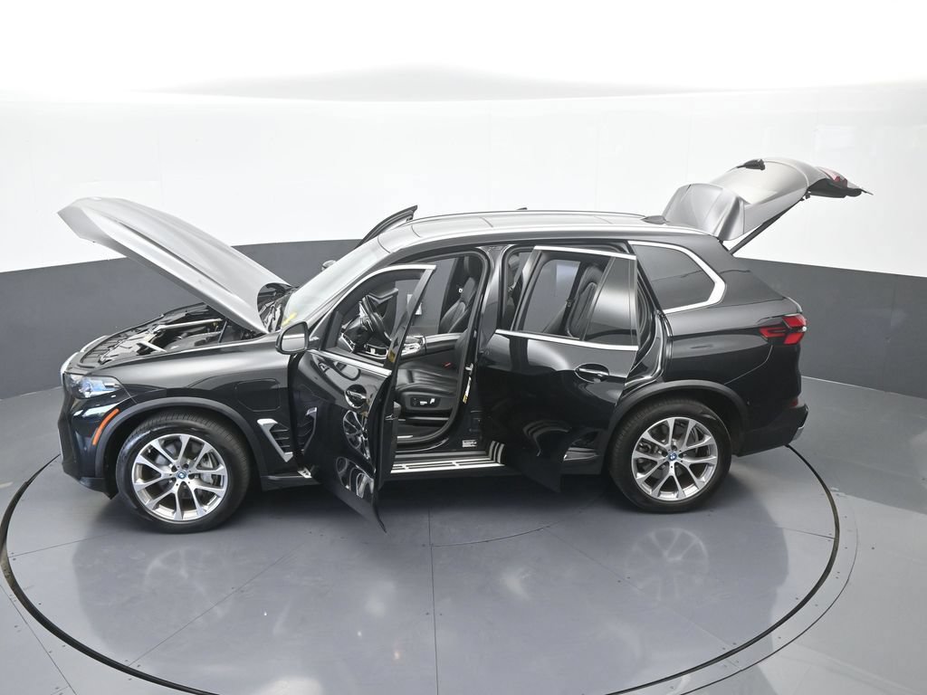 Used 2025 BMW X5 xDrive50e AWD/4WD image 71