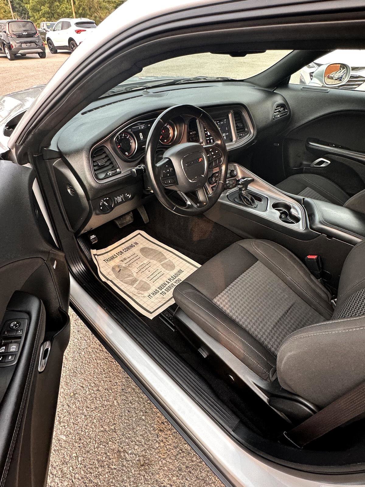 Used 2023 Dodge Challenger SXT image 10