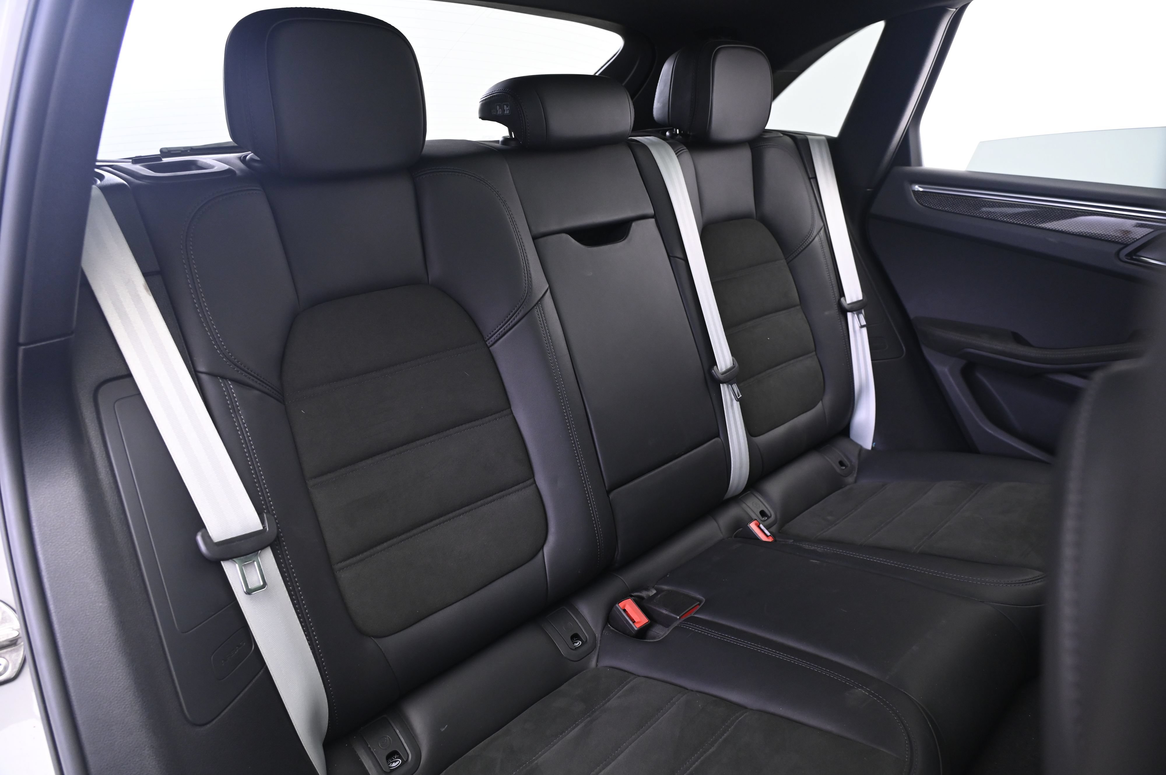 Certified 2022 Porsche Macan GTS AWD/4WD image 19